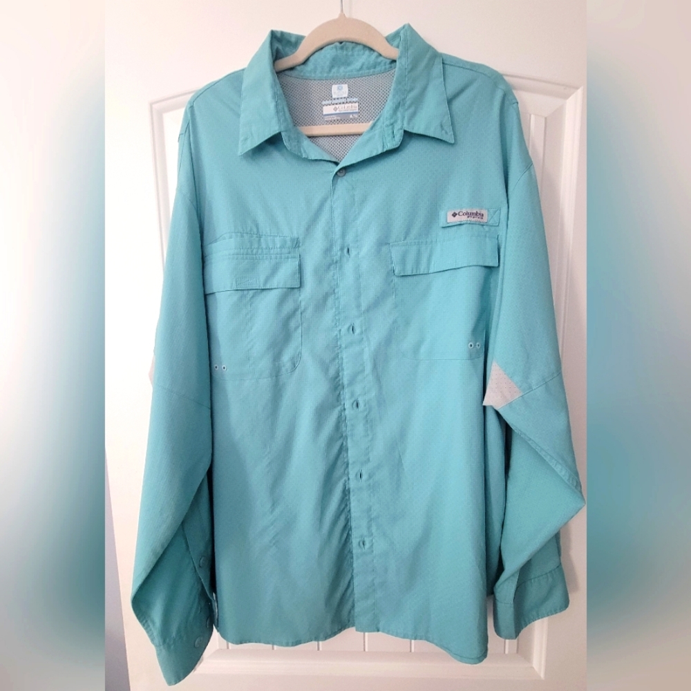 Columbia Aqua Button-Up Shirt